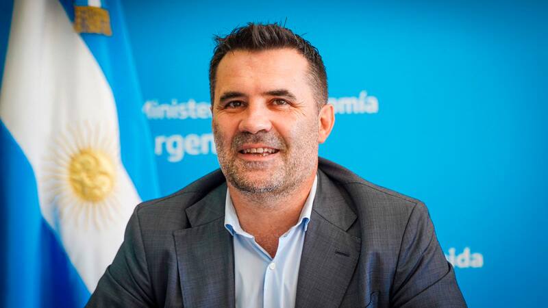 El secretario de Energía, Darío Martínez, firmó los nuevos precios mayoristas del gas natural por redes