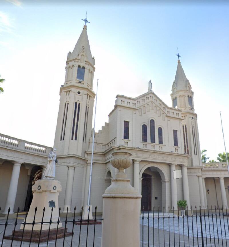 Así es el frente de la Iglesia y Convento San Francisco de Corrientes (Fuente: Captura de Google Maps)
