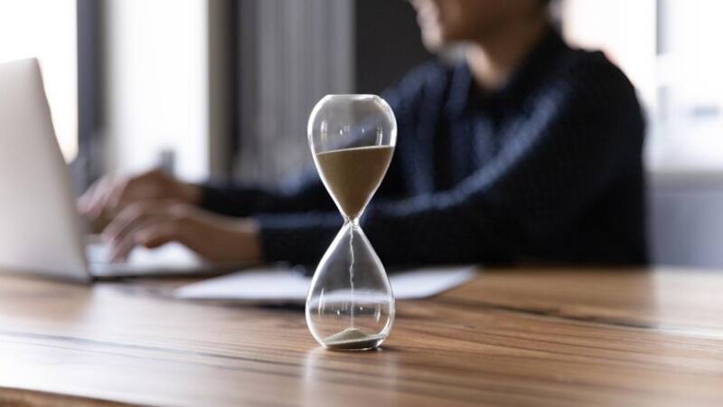 Adiós a la reducción de la jornada laboral: queda suspendida la reunión hasta nuevo aviso.