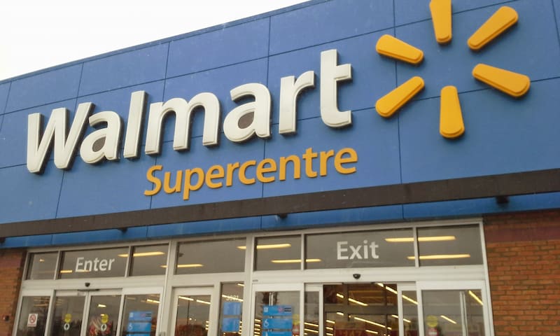 Walmart anunció que eliminará diversos colorantes de los productos de sus marcas privadas. Fuente: archivo.