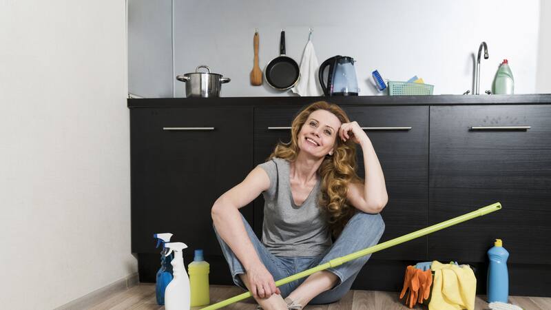 Tu ataque de limpieza puede tener una explicación hormonal.