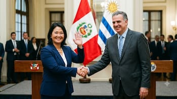 Keiko Fujimori invitó a Yamandú Orsi al traspaso de mando