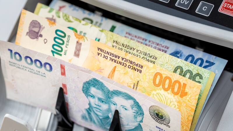 El dólar se cotiza en torno a los $ 1300 desde agosto.