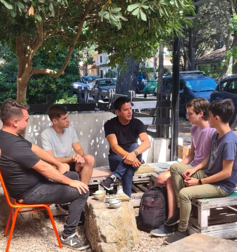 Los referentes de Juventud Candidata junto con Cardozo y equipo.