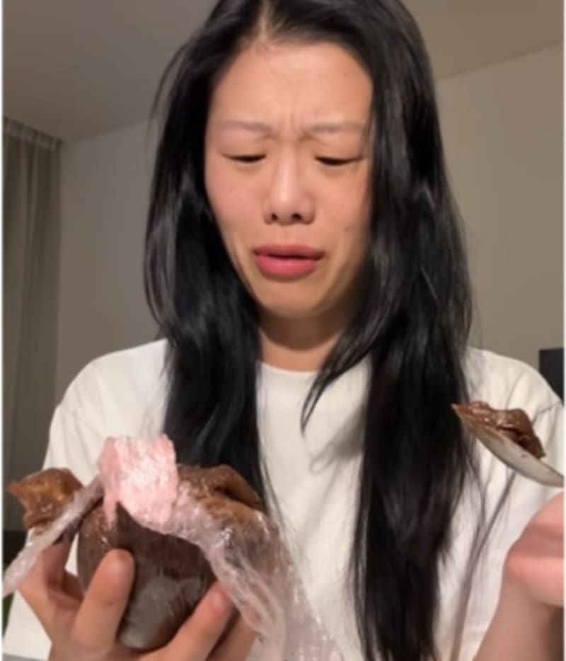 La joven española Sara Zhan probó granadilla, guayaba y borojó durante su visita a Colombia. (Fuente: Archivo)