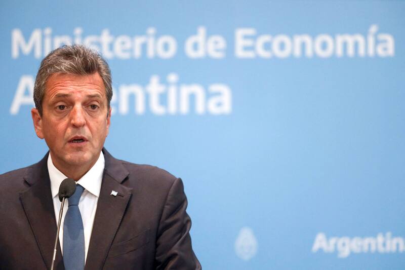 "El año que viene la Argentina va a tener bajo nivel de vencimientos, alto nivel de exportaciones, eso va a revaluar nuestra moneda".