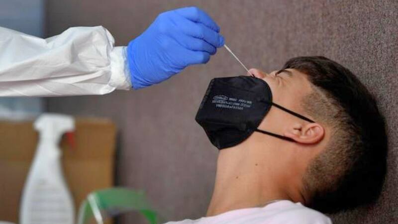 Las personas contagiadas con Ómicron casi no presentan pérdida de olfato o gusto.