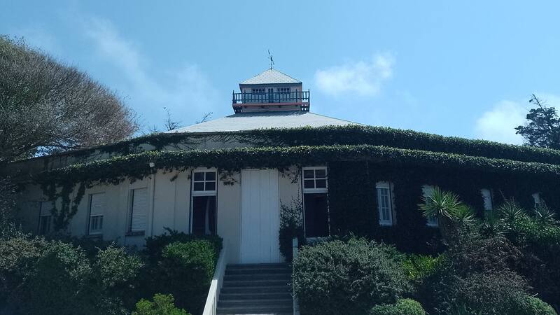 Reconocidos escritores se hospedaron en este sitio que cuenta con servicios inusuales como el microcine.