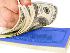 Por qué el dólar blue sigue fuerte y se agranda la brecha con el oficial