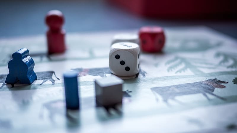 Hay una gran cantidad de juegos de mesa que se pueden disfrutar en solitario o con otras personas.