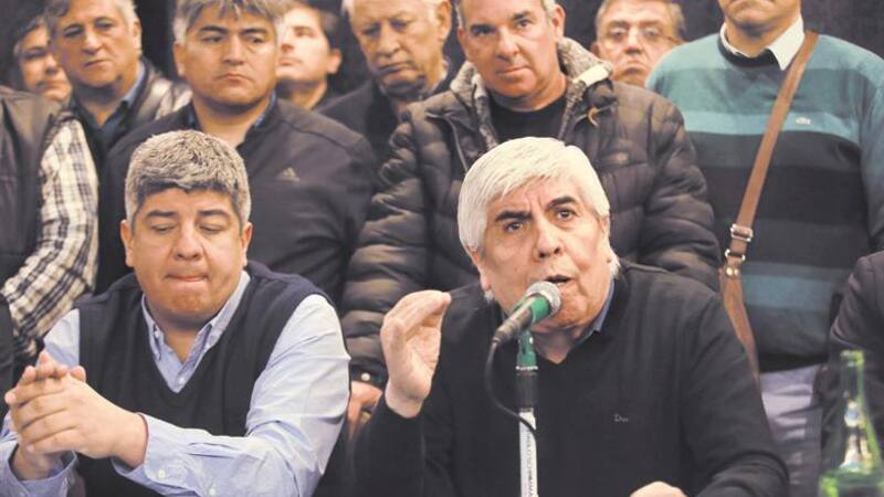 El triunvirato cegetista durante el encuentro de ayer con los referentes del MASA en la Unión Ferroviaria