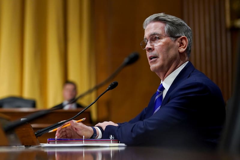 Scott Bessent se reunió con Zelensky para discutir un posible acuerdo en el que Ucrania vendería minerales de tierras raras a Estados Unidos.