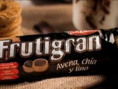La ANMAT prohibió una harina de maíz y unas reconocidas galletitas