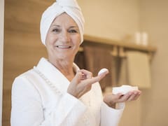 Esta es la frecuencia con la que deben ducharse los mayores de 65 por semana, según dermatólogos