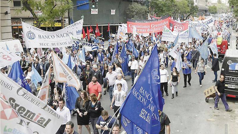 Bancarios reclaman la reapertura de paritarias para recomponer salarios