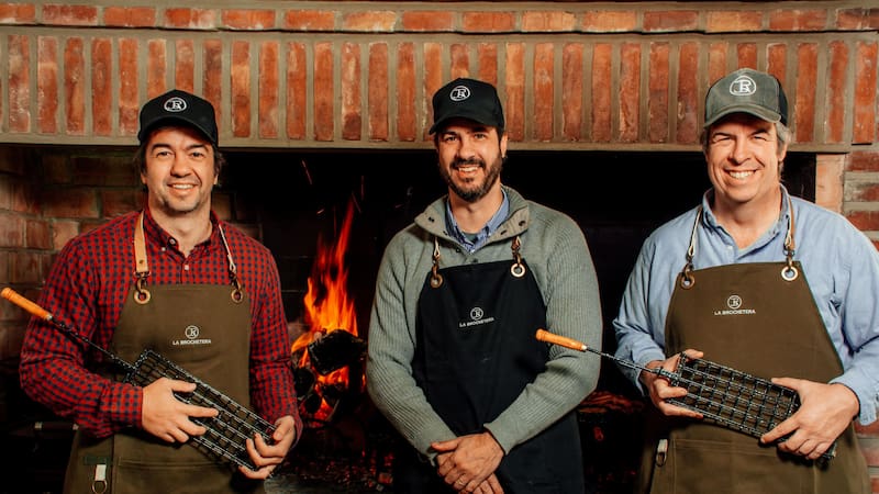 Pablo, Alejandro y Juan Rapallini fundaron La Brochetera en 2020 y ya exportan a Uruguay, Brasil y México.