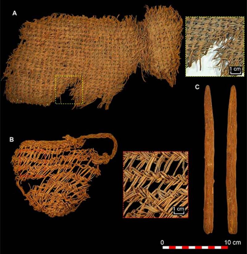 Fragmentos de cestas neolíticas (A, B) y palo de excavación (C). (Imagen: Martínez Sevilla, F. et al. / Science Advances)