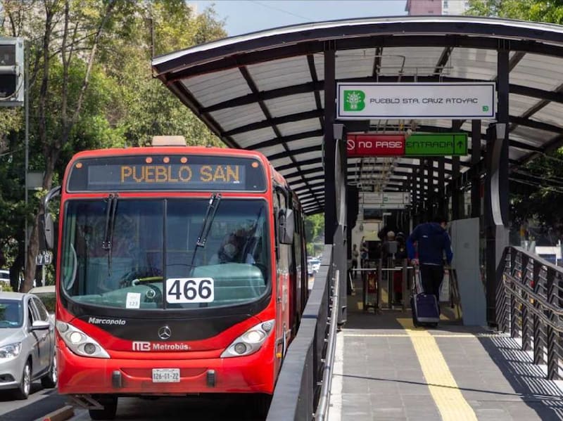 Servicio de Metrobús en Ciudad de México. Fuente: Shutterstock