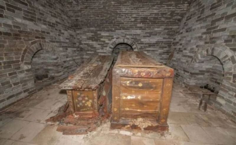 Arqueólogos hallaron una tumba inmaculada de la dinastía Ming y revelaron el invaluable tesoro que había dentro