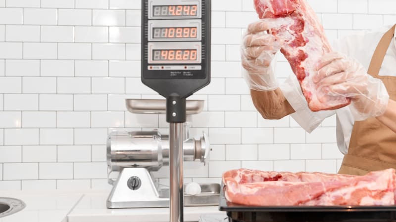 Aprovechá los increíbles descuentos en carne de la Feria Minorista del Mercado Central.