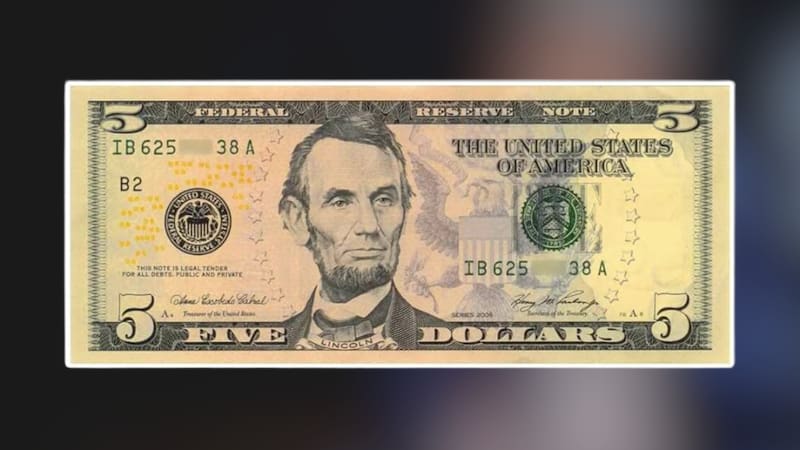 Cómo se diferencian los nuevos billetes de 5 dólares que los coleccionistas pagan USD 335. Foto: Archivo.