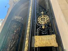 Nadie se anima a entrar pero es uno de los palacios más lujosos de Buenos Aires: es igual a los de Europa