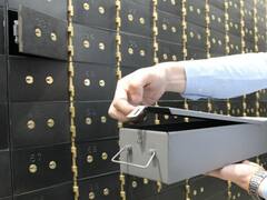 Con menos bancos y bóvedas llenas, vuelve a crecer el alquiler de cajas de seguridad alternativas: cuánto cuesta el servicio