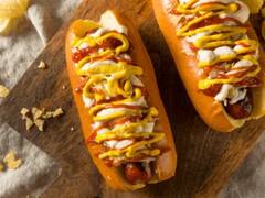 Estudio de la Universidad de Michigan definió cuántos minutos de vida pierdes por comer un perro caliente y una gaseosa