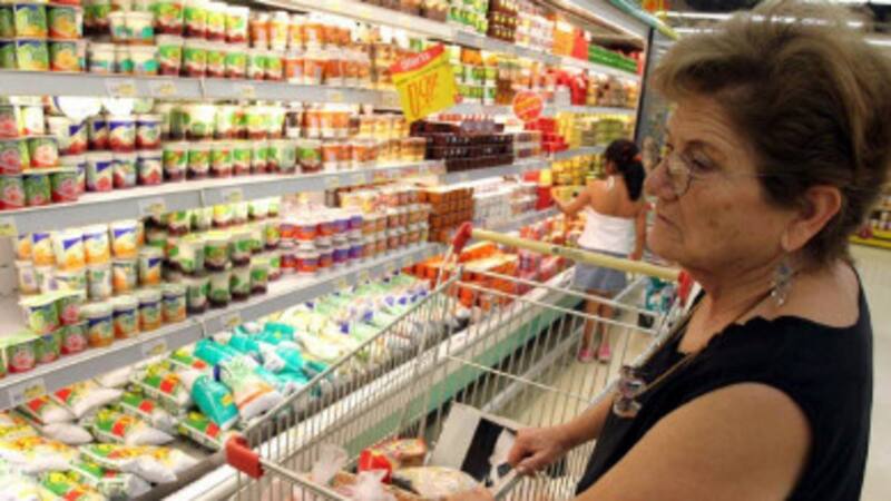 Con la caída del poder adquisitivo, los consumidores se animan a probar otras marcas de lácteos