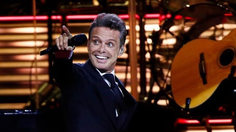 Luis Miguel y su hija se reencontraron de manera sorpresiva en un show del cantante.