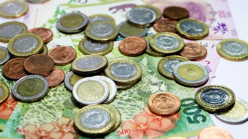 La numismática es el coleccionismo de billetes, títulos de valor y medallas.