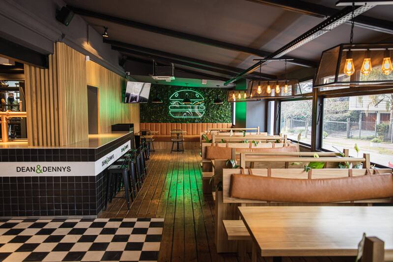 La hamburguesería Dean & Dennys ya suma 37 locales