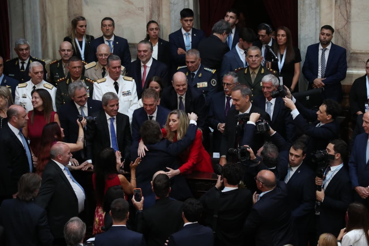 Milei, su Gabinete y los legisladores cerraron la noche con una cena en Olivos, tras la Asamblea Milei, su Gabinete y los legisladores cerraron la noche con una cena en Olivos, tras la Asamblea