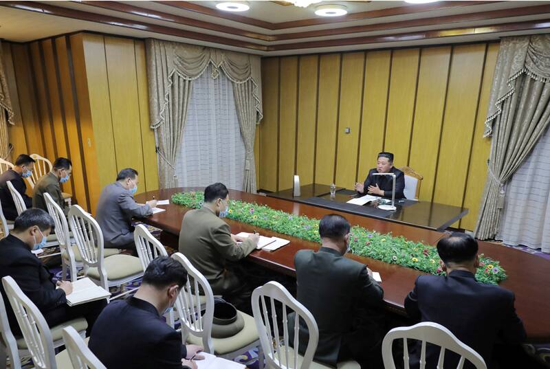 El líder norcoreano admite que los contagios se desataron en pocos días y ya superan el millón - EuropaPress