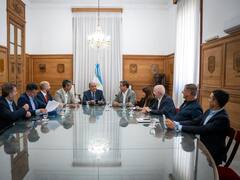 El Gobierno recibió a la oposición y acordó las fechas para avanzar con la reforma de las PASO