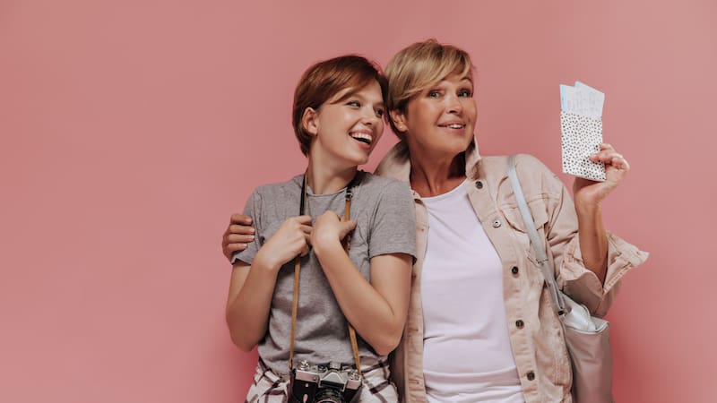 Los beneficiarios del IMSERSO pueden viajar con acompañantes que cumplan ciertos requisitos.