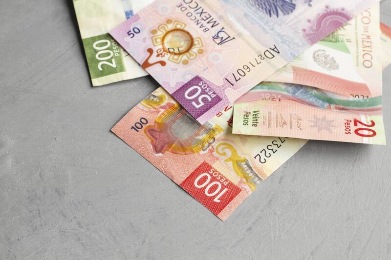 El peso mexicano apunta una caída acumulada anual del 6,6%. Fuente: Freepik