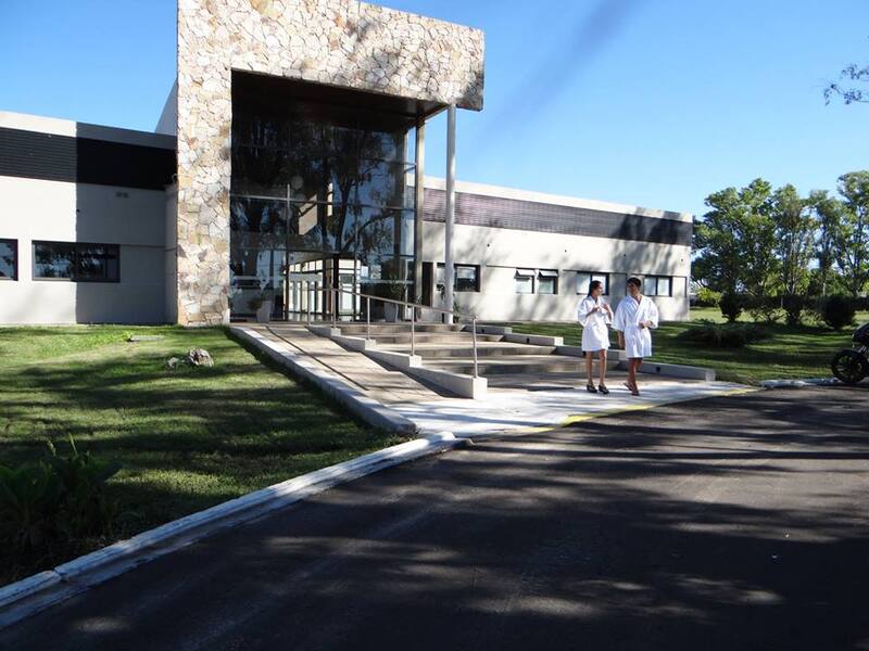 El complejo "Terma diferente" está diseñado para ofrecer una experiencia de salud integral, con servicios personalizados para cada visitante. Fuente: www.termasdevillaguay.com.ar)