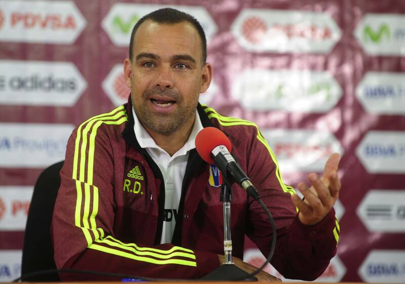 Rafael Dudamel durante una conferencia de prensa como entrenador de Venezuela en 2016. (Foto: Télam/Ramiro Gómez)