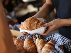 Regalan medialunas por el Día del Croissant: cuándo y dónde conseguirlas