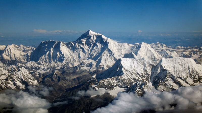 Conocé los motivos de por qué el Everest no deja de creecer.