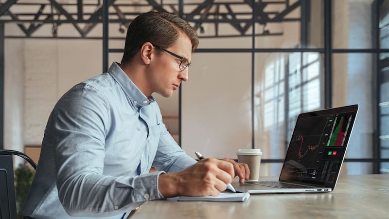 Apple tiene previsto contratar a 20.000 nuevos empleados en EE.UU. en los próximos cuatro años. Foto: Shutterstock.