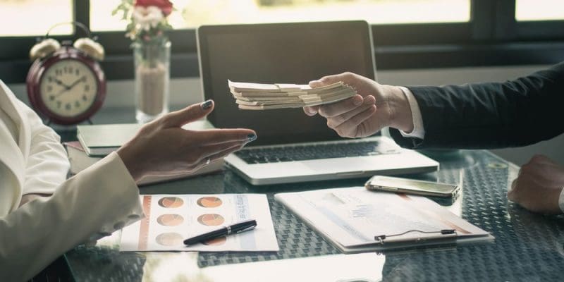 Entre los problemas que enfrentan los empresarios, se encuentran la incertidumbre económica, y la atracción y retención del personal.