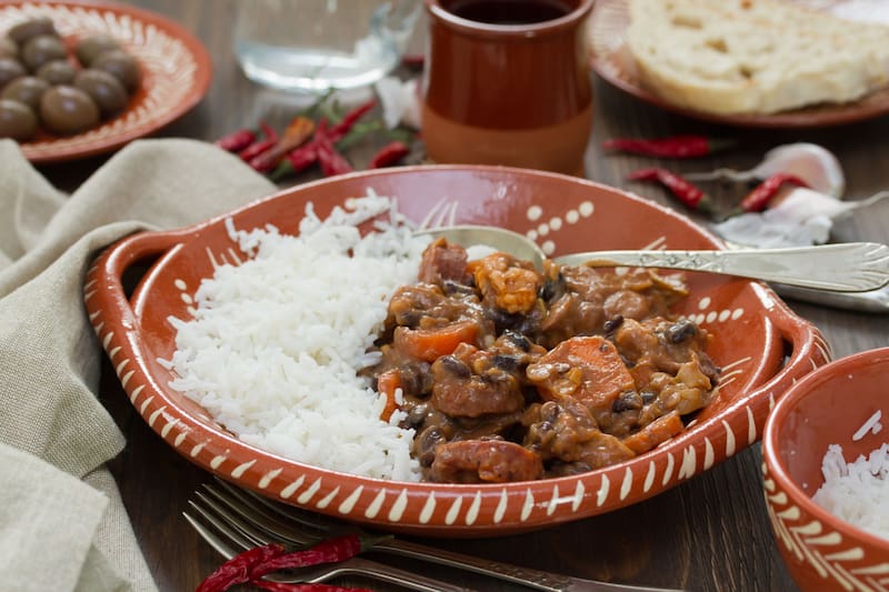 La feijoada portuguesa combina carne de cerdo, frijoles y vegetales. (Fuente: Shutterstock)