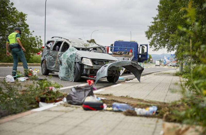 Accidente a la altura del kilometro 317 de la N1 sentido Madrid al paso por Miranda de Ebro (Burgos) (Imagen: EFE)