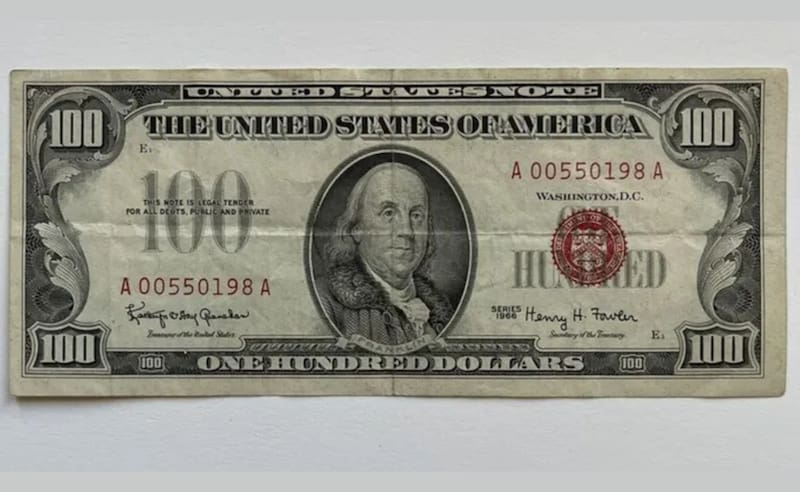 La Reserva Federal de los Estados Unidos (FED) confirmó una medida que sorprendió a muchos: los billetes de 100 serán quitados de circulación. Fuente: archivo.