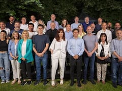 El mensaje que Cristina Kirchner le dio a su tropa después de haberla dejado sin candidata