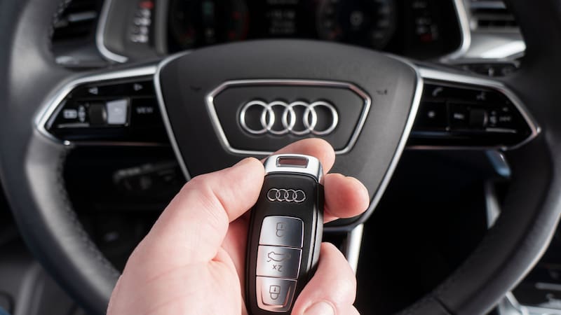 Los empleados de Audi se revelan y secuestran las llaves de 200 automóviles de lujo: si no las devuelven hoy, podrían ser encarcelados.