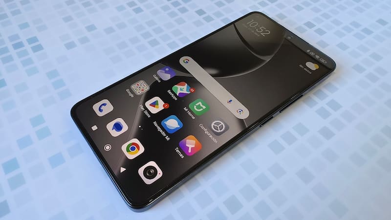 El Xiaomi 14T posee una pantalla AMOLED de alta resolución y 6,67 pulgadas de tamaño.