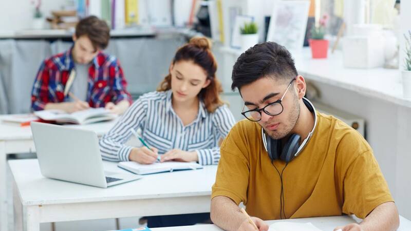 Prestaciones del seguro escolar: qué cubre, cuáles son los requisitos y cuánto se cobra.